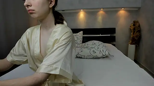 Camilla Kelly online show from November 2025 12:58:02 AM