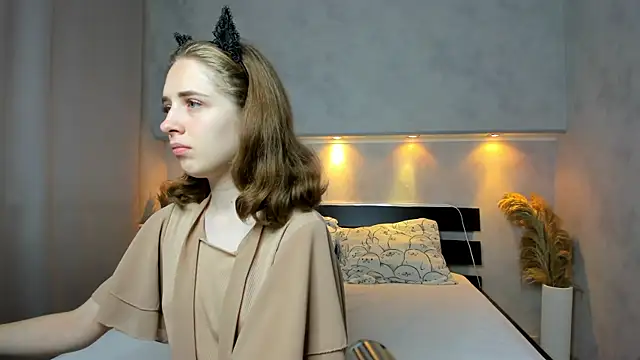 Camilla Kelly online show from September 2025 12:09:02 AM