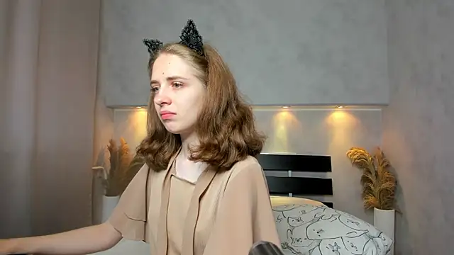 Camilla Kelly online show from September 2025 12:11:01 AM