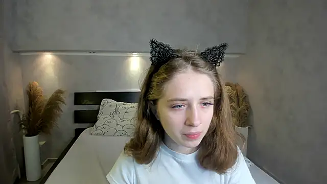 Camilla Kelly online show from October 2025 01:17:02 AM