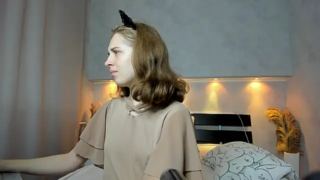 Camilla Kelly online show from September 2025 12:13:02 AM