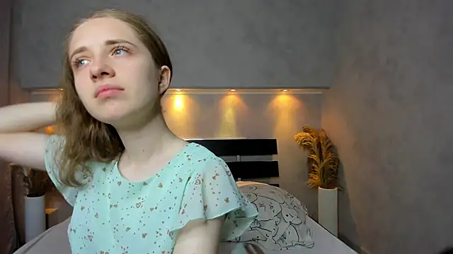 Camilla Kelly online show from September 2025 12:38:02 AM