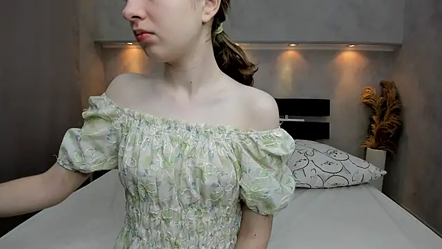 Camilla Kelly online show from November 2025 01:10:02 AM