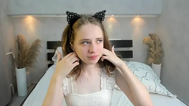 Camilla Kelly online show from October 2025 01:15:01 AM