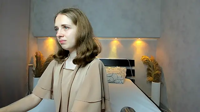 Camilla Kelly online show from September 2025 12:21:01 AM