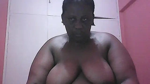 HUGEASSXXXXX online show from October 2025 03:18:02 AM