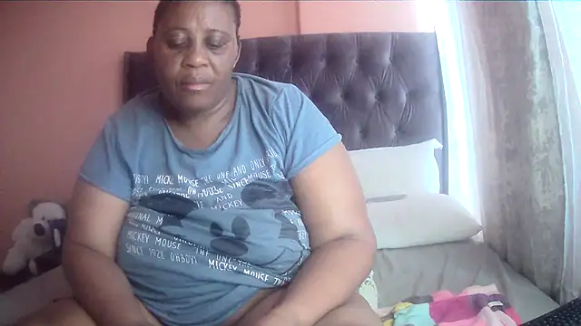 HUGEASSXXXXX online show from February 2026 05:08:01 AM