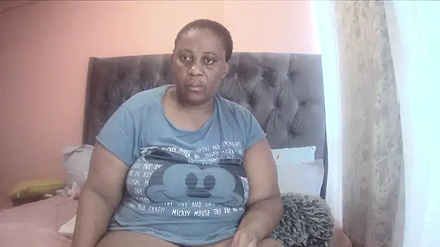 HUGEASSXXXXX online show from January 2026 04:38:02 AM