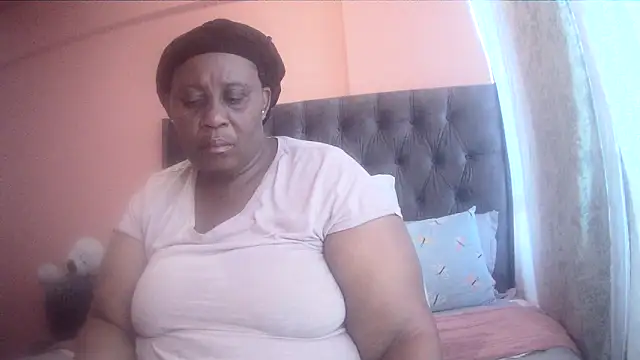 HUGEASSXXXXX online show from March 2026 05:18:02 AM