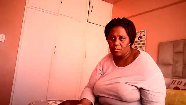 HUGEASSXXXXX online show from June 2026 06:01:01 AM