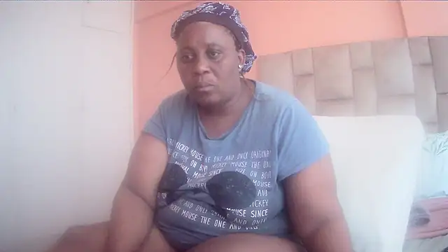 HUGEASSXXXXX online show from April 2026 06:52:02 AM