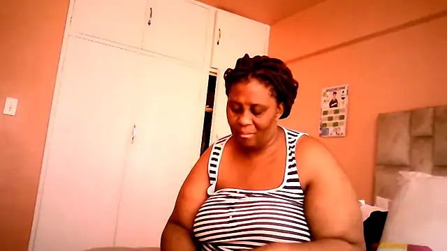 HUGEASSXXXXX online show from July 2026 06:25:02 AM