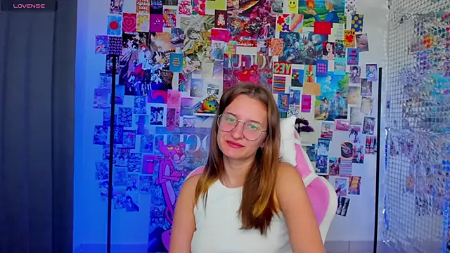 Maryyy May online show from October 2025 06:42:02 PM