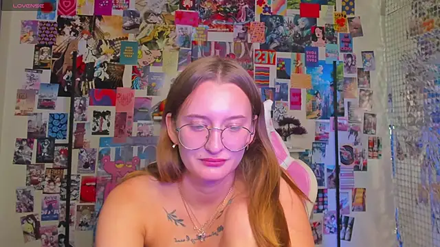 Maryyy May online show from October 2025 05:47:01 PM