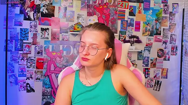 Maryyy May online show from October 2025 06:32:02 PM