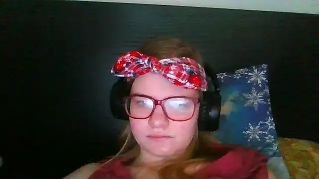 Snapshot of Moonolighta chatting on October 2025 09:52:02 AM Moonolighta online show from October 2025 09:52:02 AM