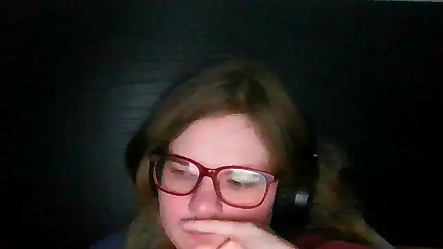 Snapshot of Moonolighta chatting on November 2025 01:44:02 PM Moonolighta online show from November 2025 01:44:02 PM