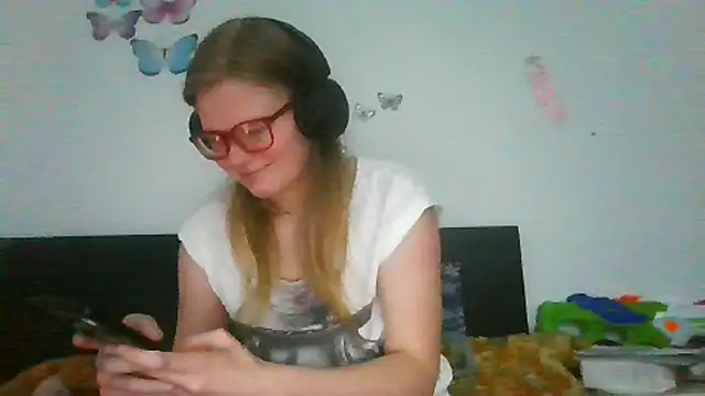 Moonolighta online show from March 2026 01:18:01 PM