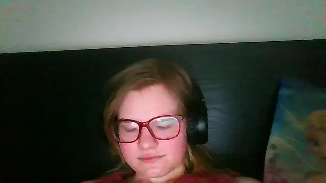 Moonolighta online show from September 2025 12:11:02 PM