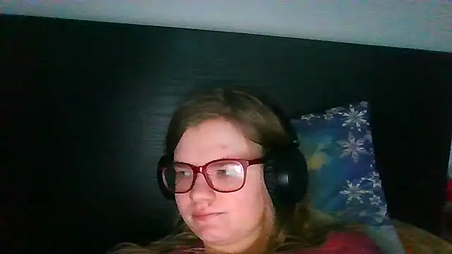 Snapshot of Moonolighta chatting on October 2025 07:27:01 AM Moonolighta online show from October 2025 07:27:01 AM