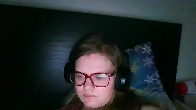 Snapshot of Moonolighta chatting on November 2025 07:24:02 AM Moonolighta online show from November 2025 07:24:02 AM