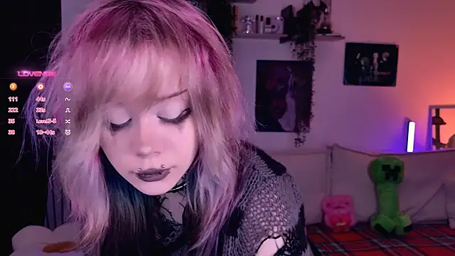 Lollyshy online show from November 2025 09:20:02 AM