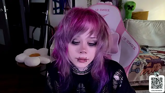 Lollyshy online show from September 2025 01:00:01 PM