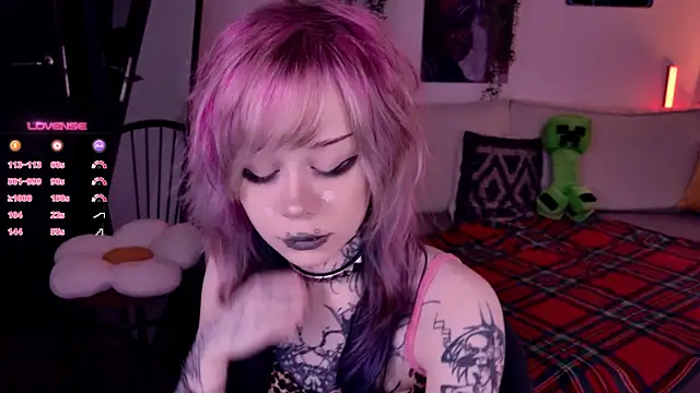 Lollyshy online show from November 2025 10:41:02 AM