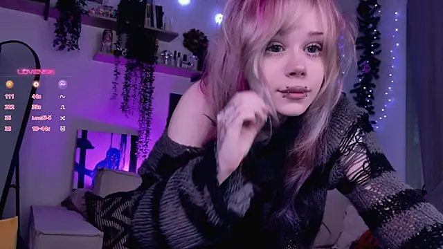 Lollyshy online show from December 2025 09:03:01 AM