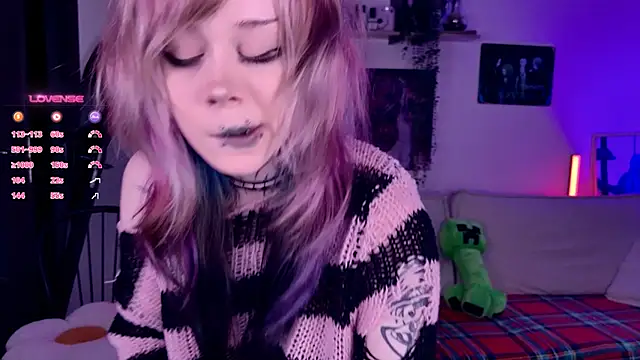 Lollyshy online show from November 2025 10:41:01 AM