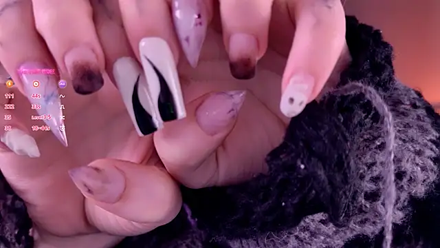 Lollyshy online show from November 2025 09:42:01 AM