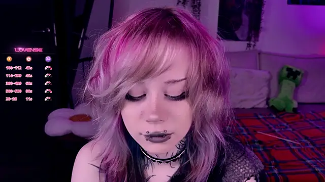 Lollyshy online show from November 2025 10:31:01 AM