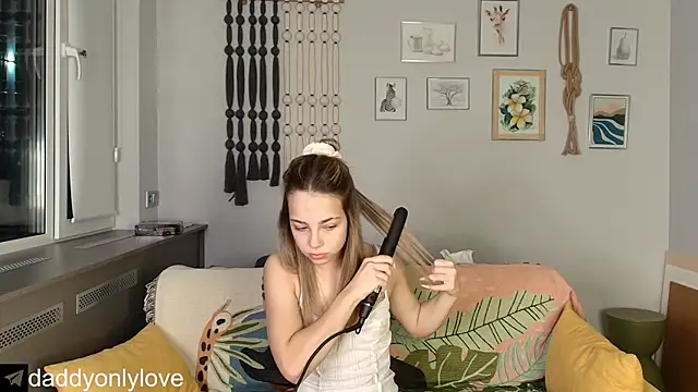 Snapshot of daddyonlyloveme chatting on November 2025 09:19:01 PM daddyonlyloveme online show from November 2025 09:19:01 PM