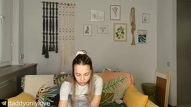 Snapshot of daddyonlyloveme chatting on November 2025 09:19:01 PM daddyonlyloveme online show from November 2025 09:19:01 PM