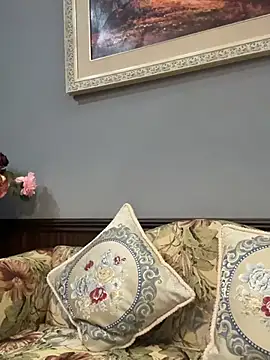 jiajia L online show from April 2026 11:50:01 AM