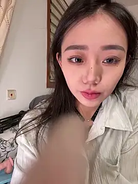 jiajia L online show from September 2025 01:40:02 PM