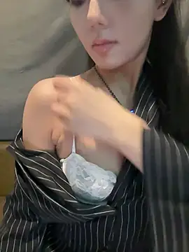 jiajia L online show from March 2026 09:43:02 AM