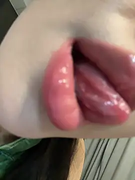 jiajia L online show from March 2026 11:23:02 AM