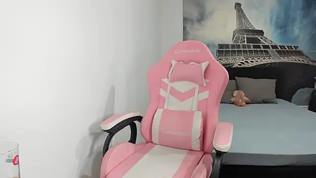 Snapshot of RheaEtthan chatting on November 2025 11:30:01 PM RheaEtthan online show from November 2025 11:30:01 PM