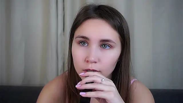 EthalFlowers online show from November 2025 01:20:01 AM