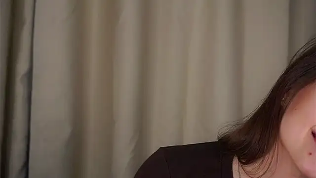 EthalFlowers online show from November 2025 01:49:02 AM