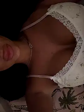 AriannaIsabellax online show from November 2025 09:29:01 PM