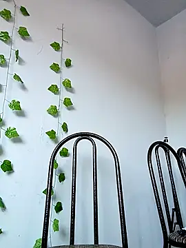 indiazinhabella27 online show from November 2025 09:32:01 AM