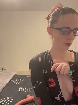 NaughtyLittleLouise online show from November 2025 10:53:02 PM