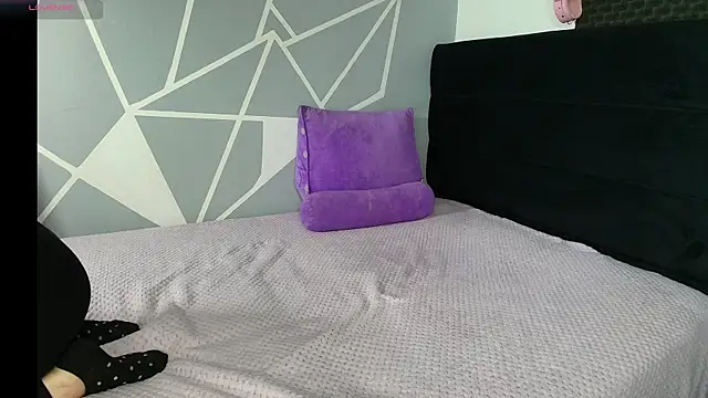 karlamoon23 online show from March 2026 08:31:02 PM