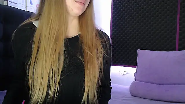 karlamoon23 online show from October 2025 09:46:01 PM