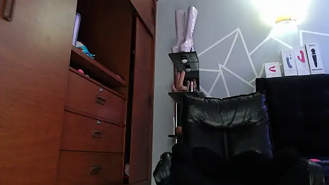 karlamoon23 online show from October 2025 12:55:01 AM