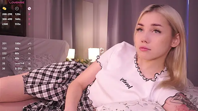 Snapshot of LilianBenskin chatting on December 2025 06:16:01 AM LilianBenskin online show from December 2025 06:16:01 AM