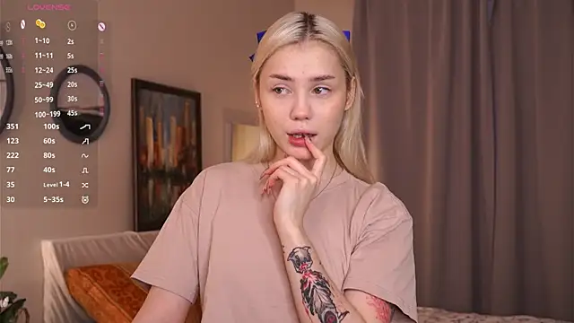 Snapshot of LilianBenskin chatting on December 2025 05:28:01 AM LilianBenskin online show from December 2025 05:28:01 AM