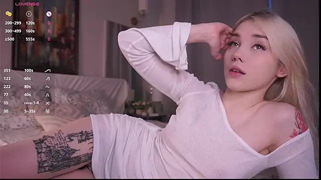 Snapshot of LilianBenskin chatting on December 2025 06:27:01 AM LilianBenskin online show from December 2025 06:27:01 AM